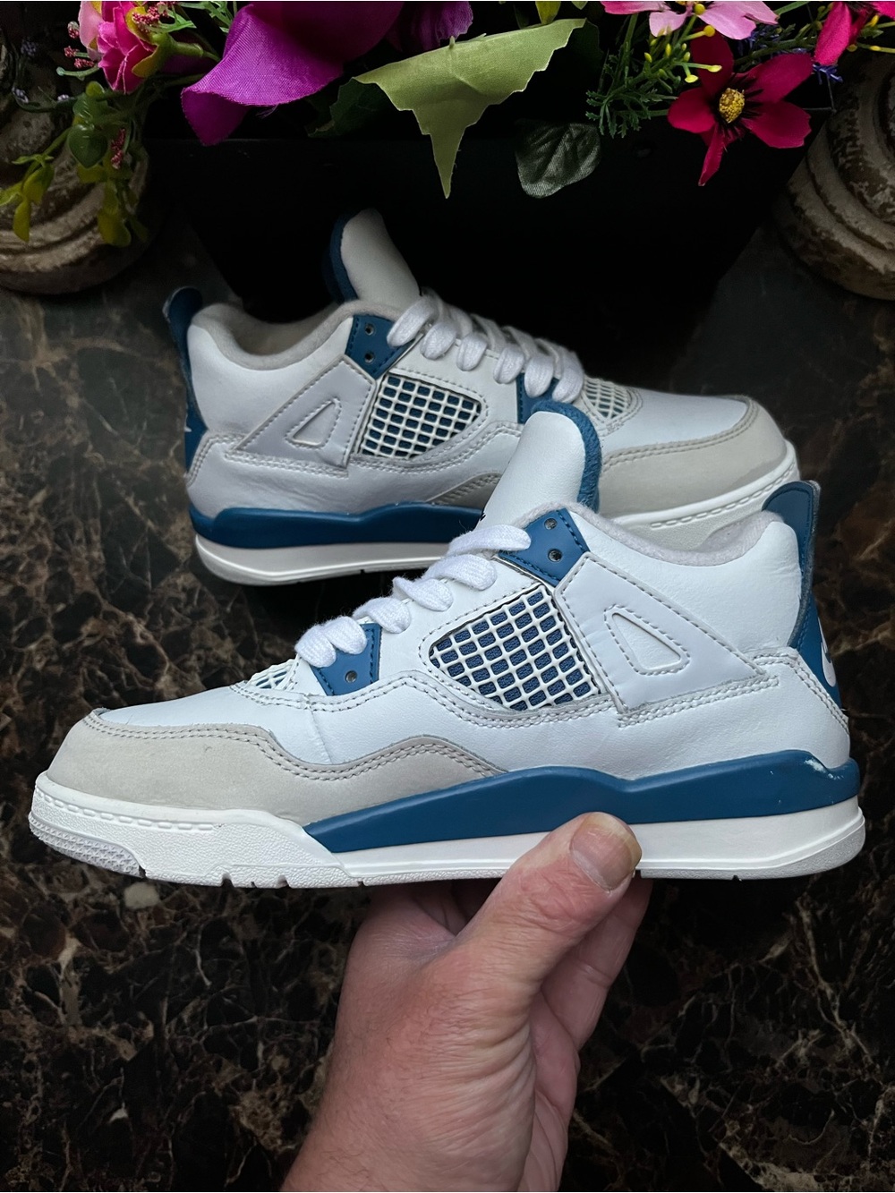 Jordan 4 Retro
Military Blue
Streetwear/Lifestyle Shoes
Size 2.5 Youth Unisex - Picture 3 of 9
